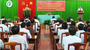 Chủ tịch UBND tỉnh nói chuyện thời sự với cán bộ, công nhân viên Công ty cao su Phú Riềng