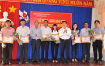 Trao 35 giải báo chí về học tập và làm theo Bác, xây dựng nông thôn mới