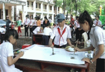 Phước Long: Tổ chức hội thi “hoa thơm dâng Bác” và nét vẽ xanh