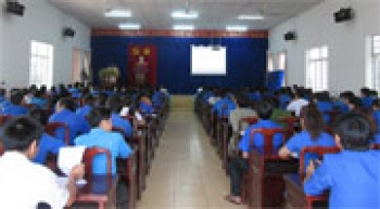 Định hướng tư tưởng, cung cấp kỹ năng cho cán bộ đoàn cơ sở