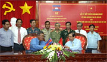 Việc kết nghĩa các cặp cụm dân cư tuyến biên giới nhằm vun đắp tình đoàn kết, hữu nghị