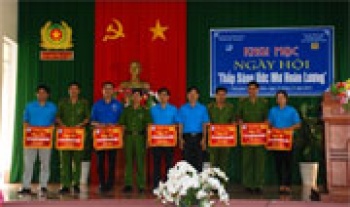 Ngày hội “thắp sáng ước mơ hoàn lương” tại trại giam Tống Lê Chân