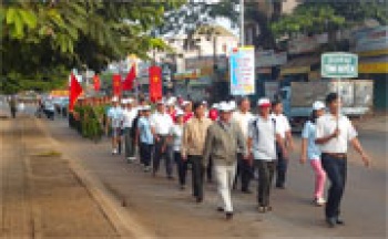 Phát động 