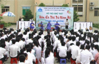 Truyền cảm hứng đờn ca tài tử cho học sinh