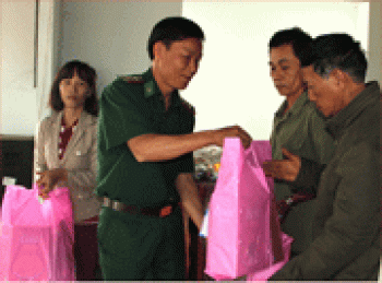 Hỗ trợ hơn 5,4 tỷ đồng trợ giúp đối tượng bảo trợ xã hội, hộ khó khăn