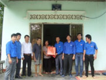 Trả lời cử tri Đồng Phú về hỗ trợ nhà ở cho người có công với cách mạng
