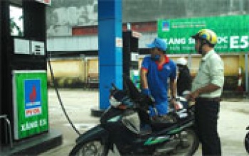 Tiếp tục triển khai lộ trình kinh doanh xăng E5