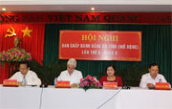 Hội nghị BCH Đảng bộ tỉnh: Thu ngân sách năm 2016 vượt kế hoạch đề ra