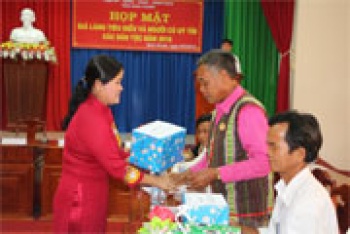 Họp mặt già làng, người có uy tín trong đồng bào dân tộc thiểu số