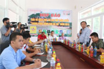 Gần 1.200 vận động viên tham gia chinh phục đỉnh Bà Rá năm 2016