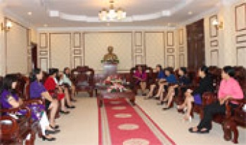 Gặp mặt đoàn đại biểu phụ nữ tỉnh tham dự Đại hội phụ nữ toàn quốc