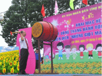Khai mạc hè và tổ chức Chiến dịch “Những giọt máu hồng” 2017