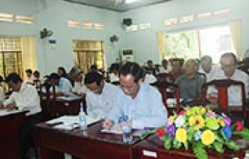 Trao 4.860 suất học bổng cho học sinh vượt khó học tốt