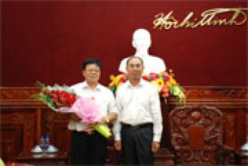Trao quyết định nghỉ hưu cho 2 đồng chí lãnh đạo sở