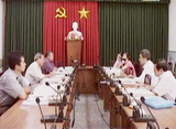 Delegates of provincial People’s Council discuss on reports and statements to be proposed to the 8th meeting.