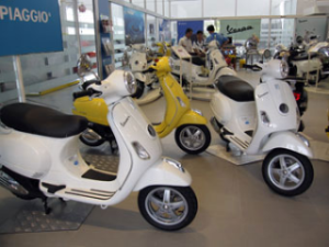 ピアジオ（Piaggio）会社はドンナイ（Dong Nai）省で最初の代理店を開く。