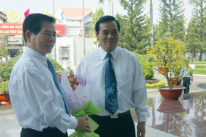 The State President Nguyen Minh Triet Pays a Visit to and Extends Tet Holiday Wishes to the Party and the People of Dong Nai: Dong Nai Must Be the Leading Province in the Southern Key Economic Region