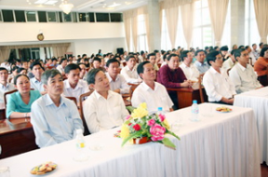 Dong Nai Standing Party Committee gives new year wishes to cadres, officials and Party committees
