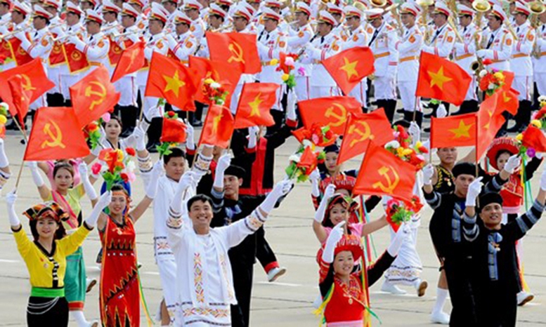Phân cấp, phân quyền bảo đảm công khai, minh bạch, gắn với kiểm tra, kiểm soát quyền lực để các cơ quan, tổ chức, cá nhân được phân cấp chủ động, sáng tạo, tự chủ, tự chịu trách nhiệm khi thực hiện.