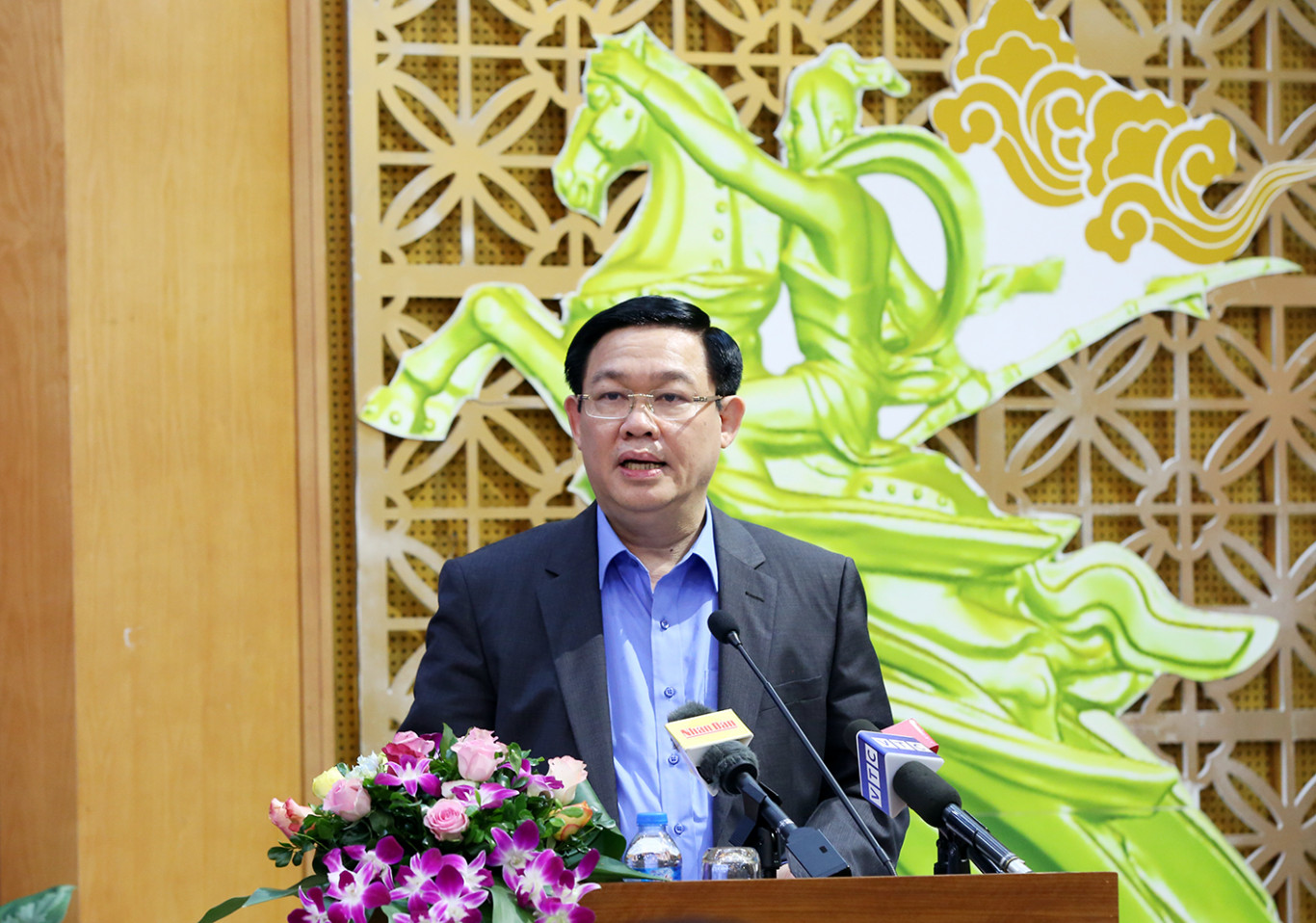 Phó Thủ tướng Vương Đình Huệ phát biểu tại Hội nghị - Ảnh: VGP/Thành Chung
