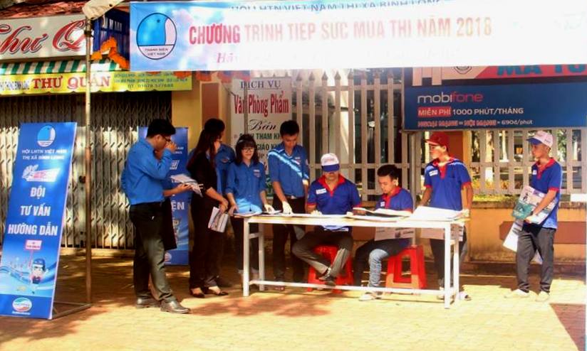 Tang hoa cho cac doi hinh 2