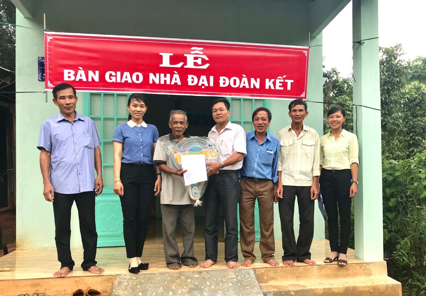 Nha dai doan ket