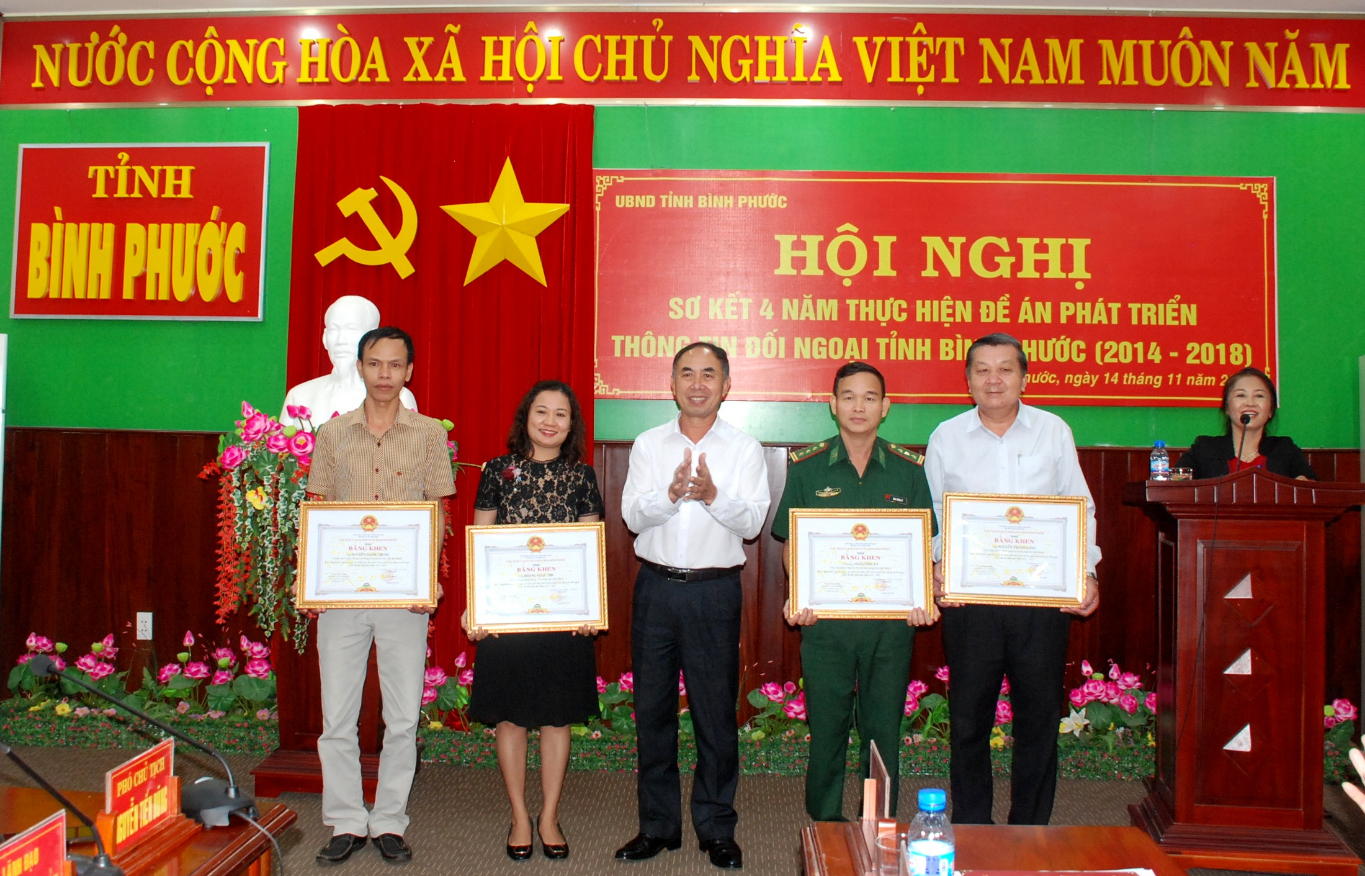 Hoi nghi thong tin doi ngoai