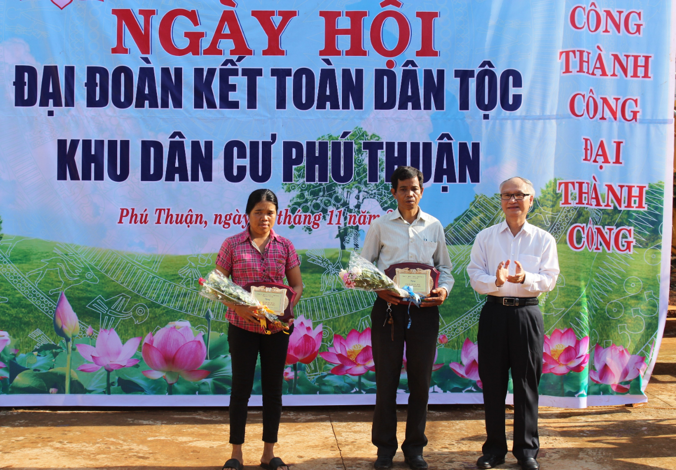 Ngay hoi dai doan ket toan dan toc Phú Rieng