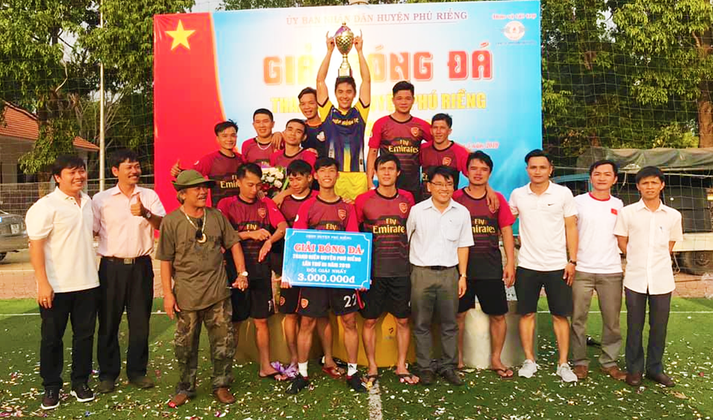 phu rieng giai bong da chao mung sinh nhat doan