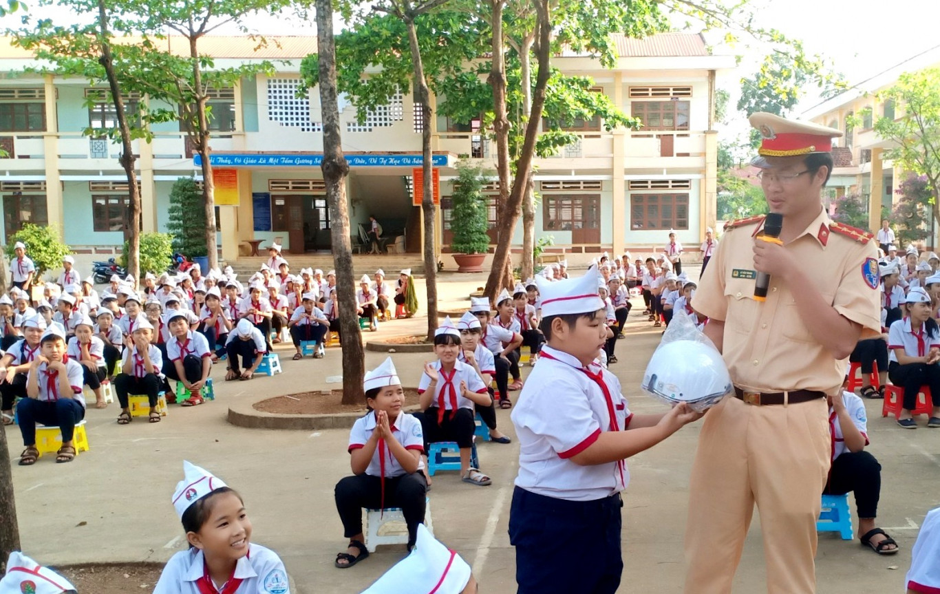 tuyen truyen bien dao cho hoc sinh
