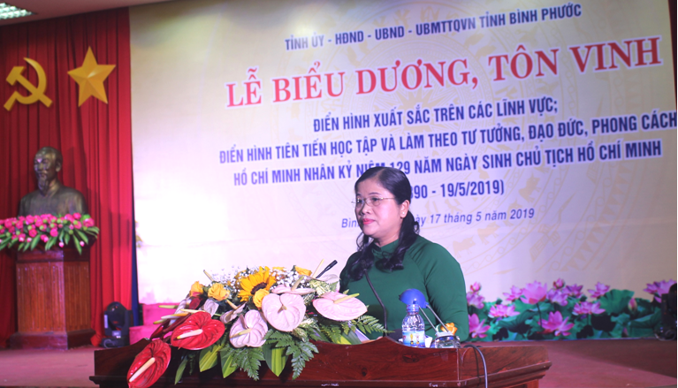 bieu duong hoc tap va lam theo bac2