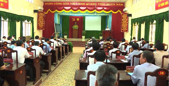 bi thu dung lop bao cao lop can bo nguon