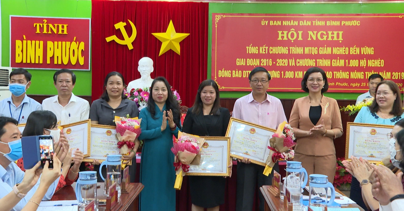 hoi nghi tong ket giam ngheo