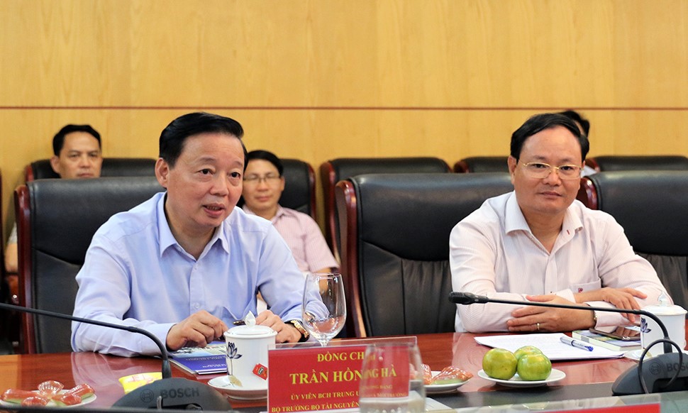 bt tran hong ha