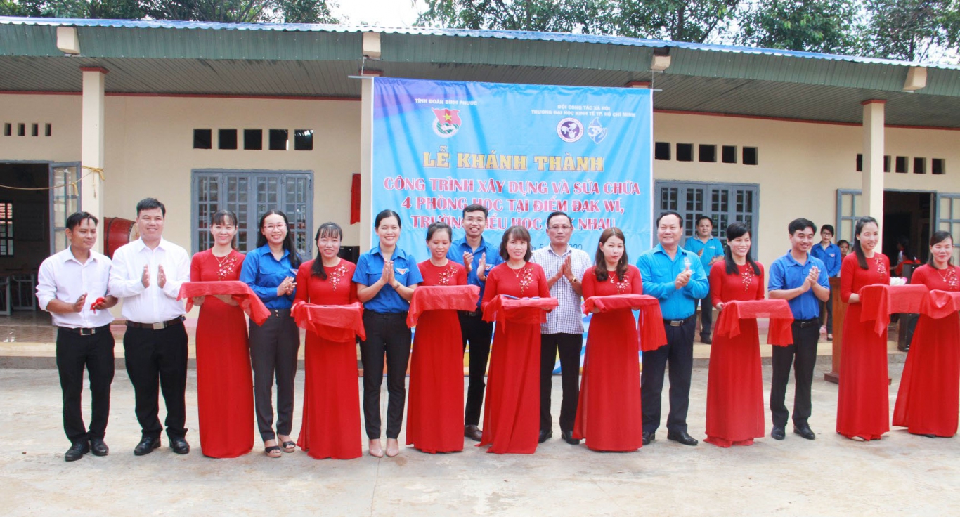 khanh thanh cong trinh thanh nien