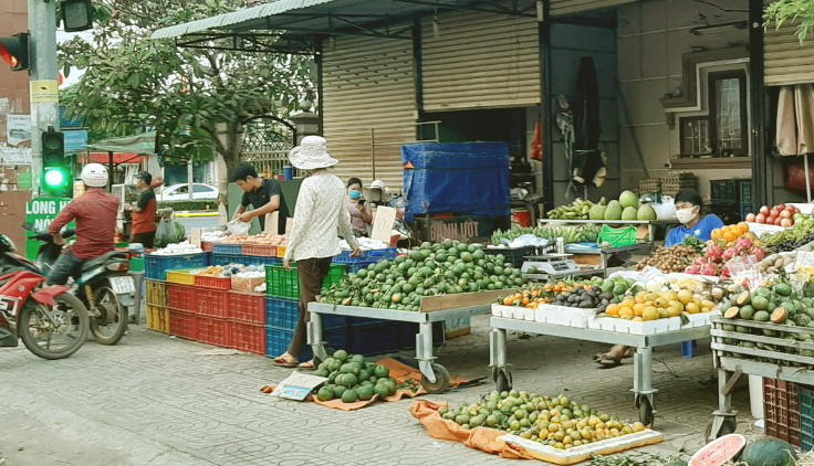 ban le hang hoa