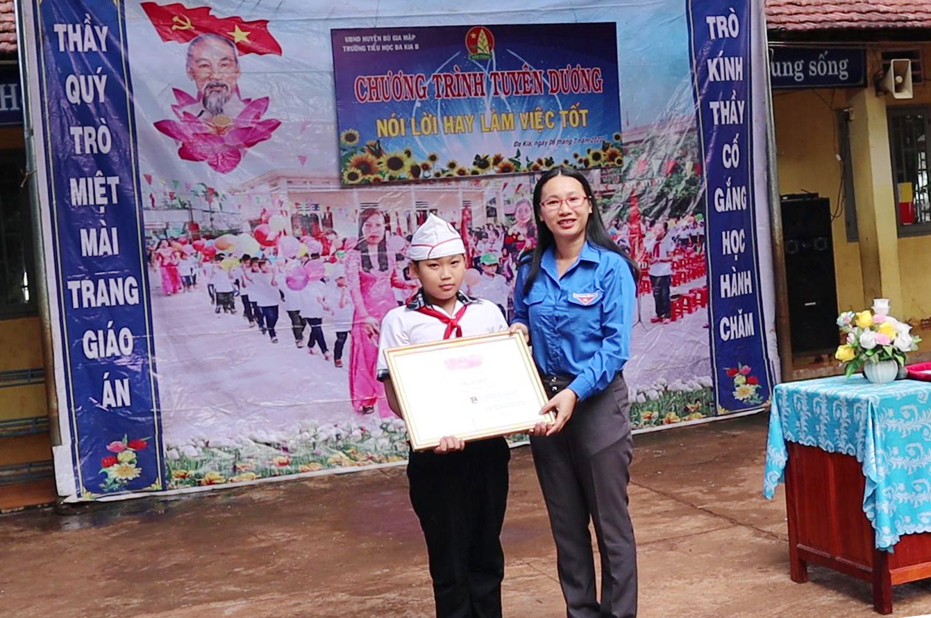 trao tang bang khen