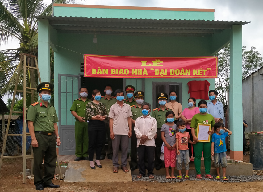 trao nha dai doan ket
