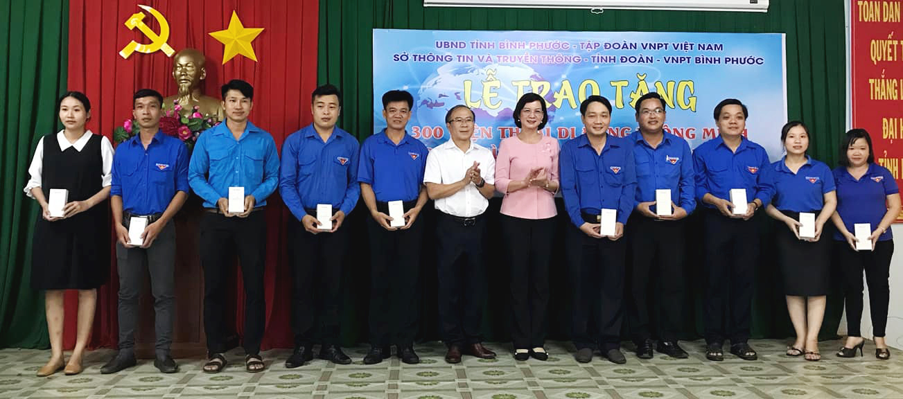 trao tang dien thoai 2