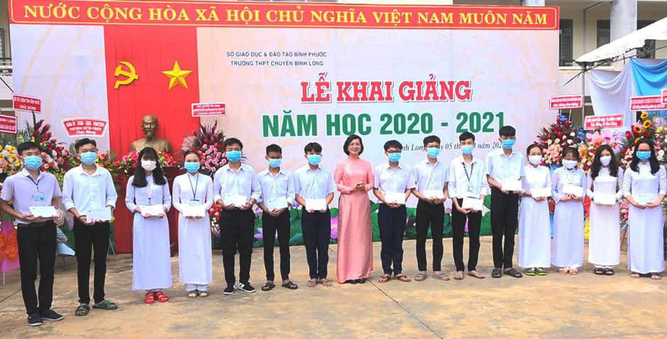 khai giang 2