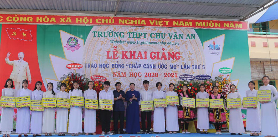 khai giang 3