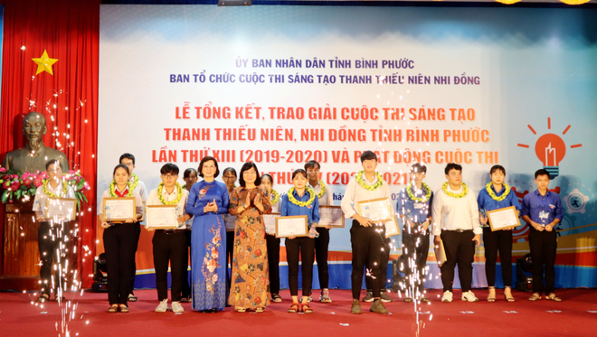Trao giai cuoc thi sang tao TTN