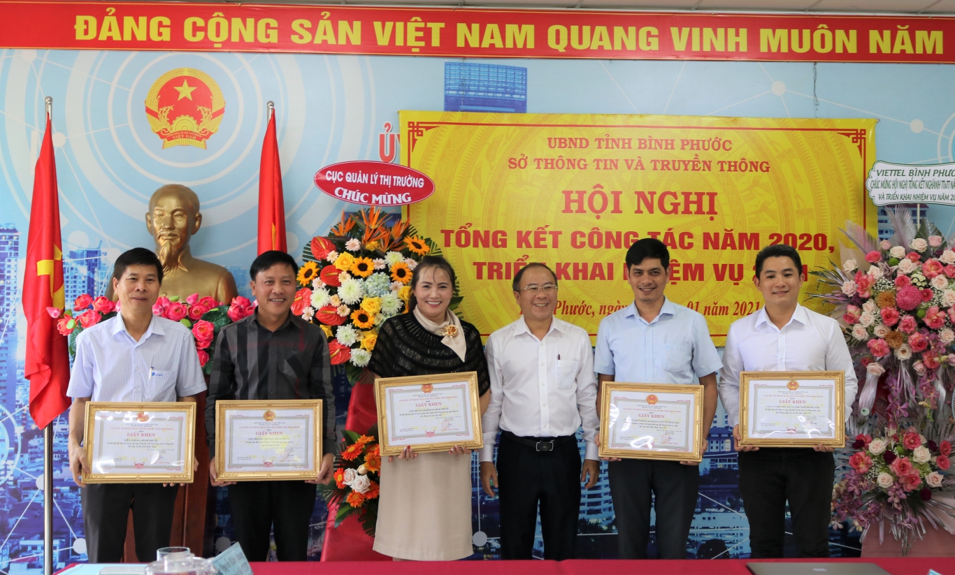 Hoi nghi nganh TTTT5