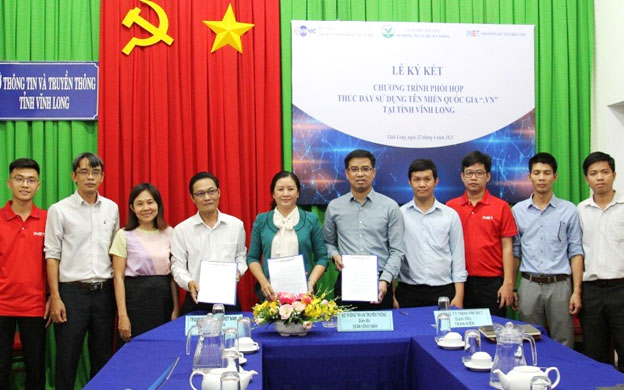 Khai truong ten mien VN