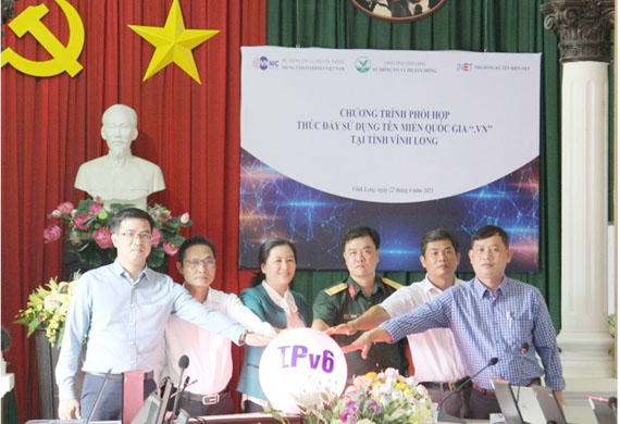 Khai truong ten mien VN 2