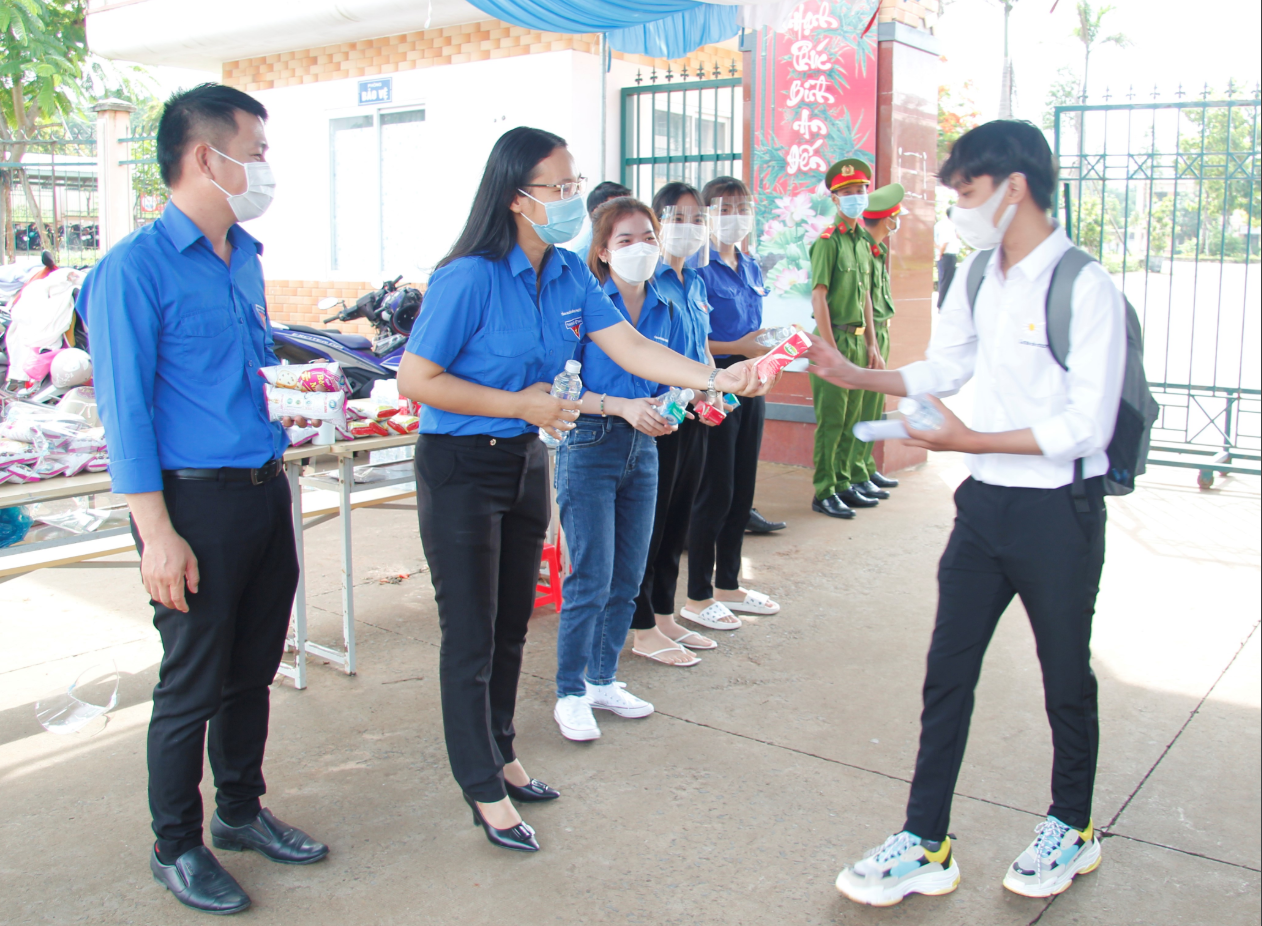 Tiep suc mua thi