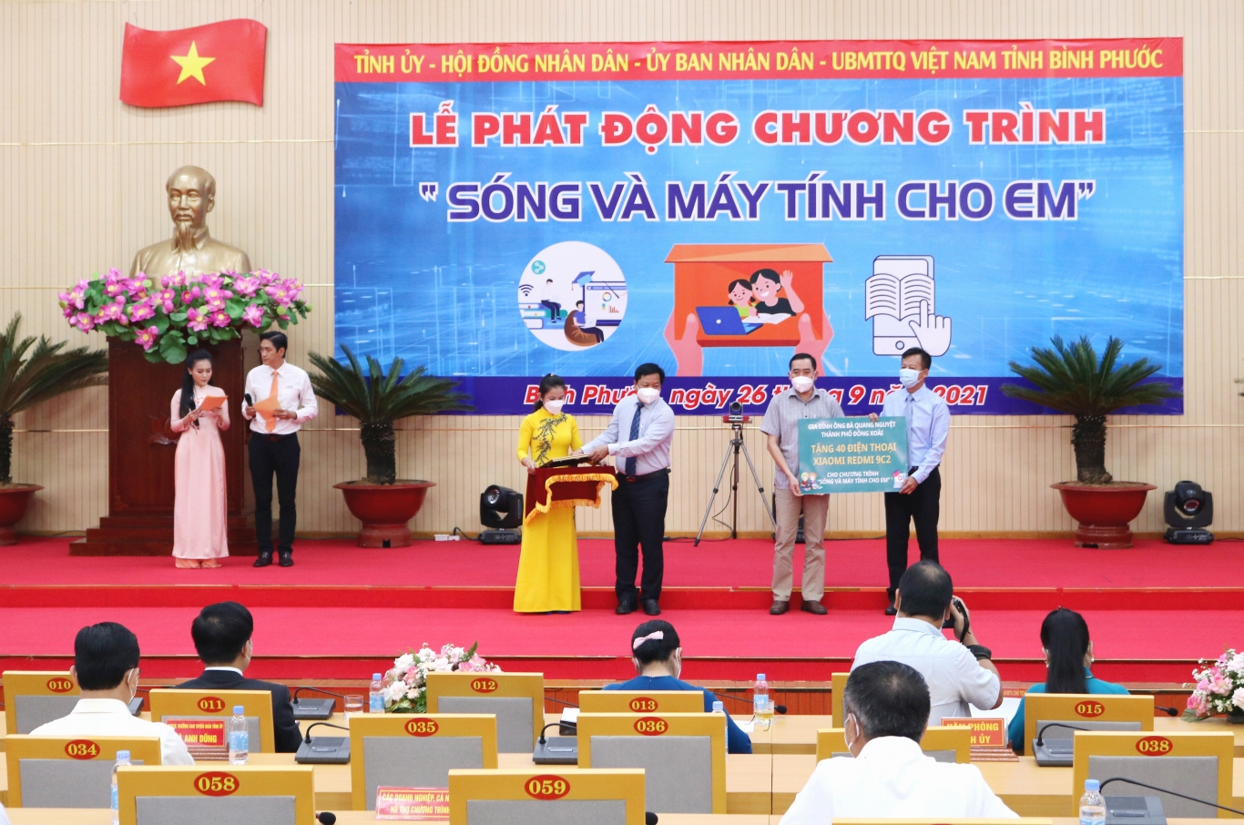 Gia dinh anh chi Quang Nguyet