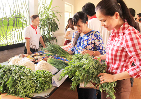 Trưng-bày.jpg