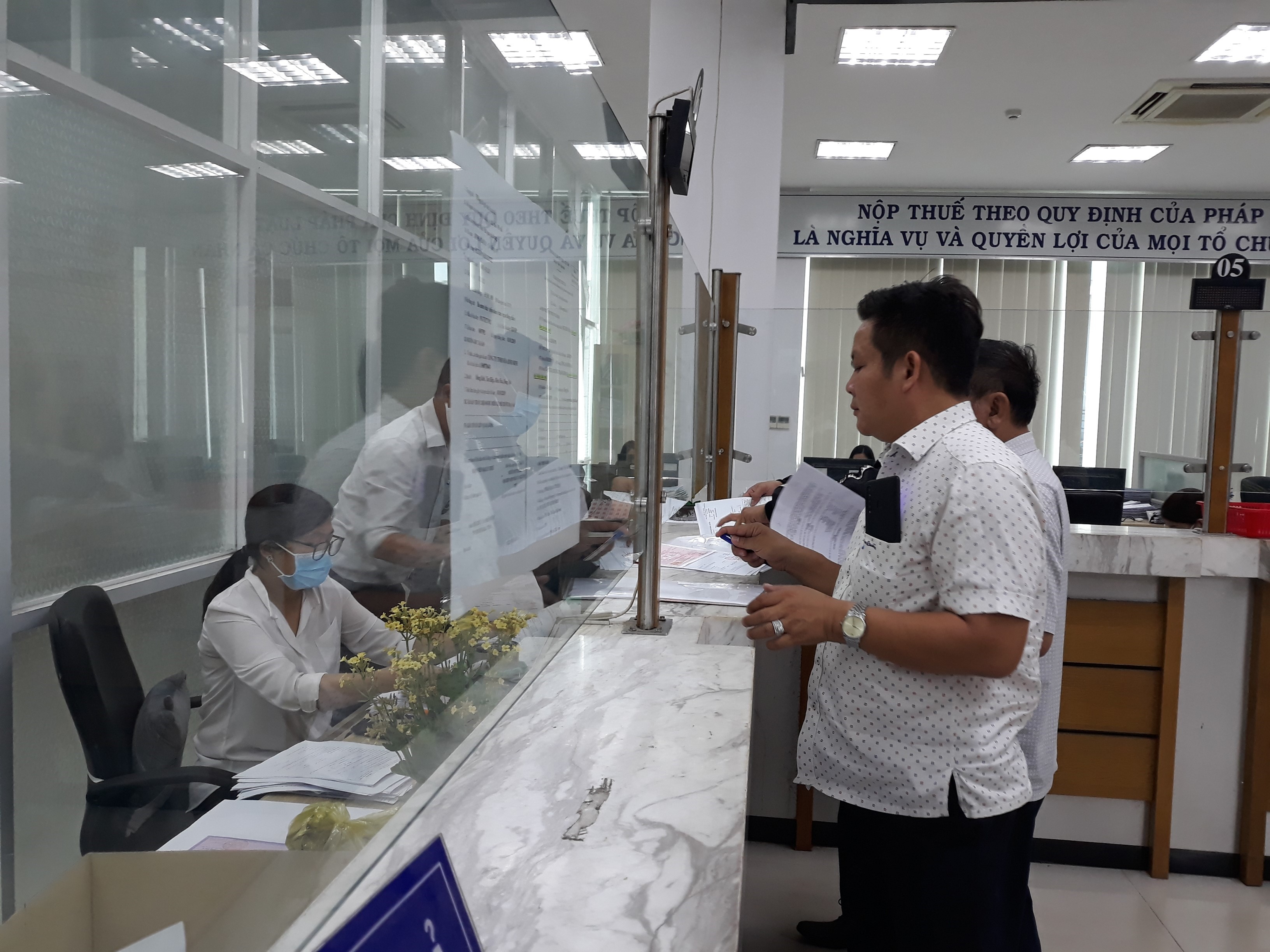 5. Nhiều nỗ lực trong thu ngân sách (H1).jpg