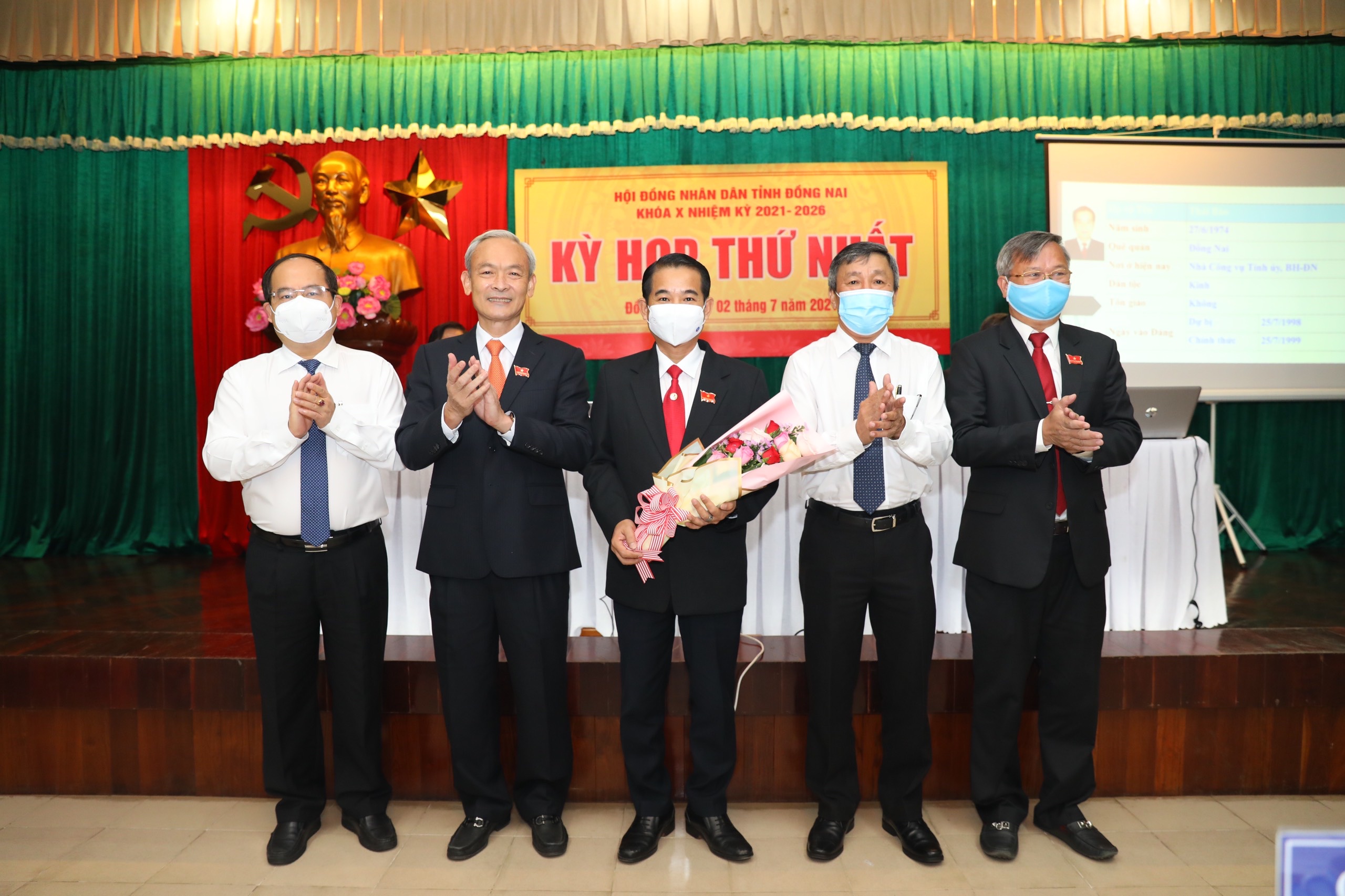 2.7 Khai mạc kỳ họp thứ nhất HĐND tỉnh khóa X.jpg